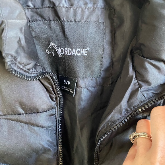 Black vest - Picture 2 of 2